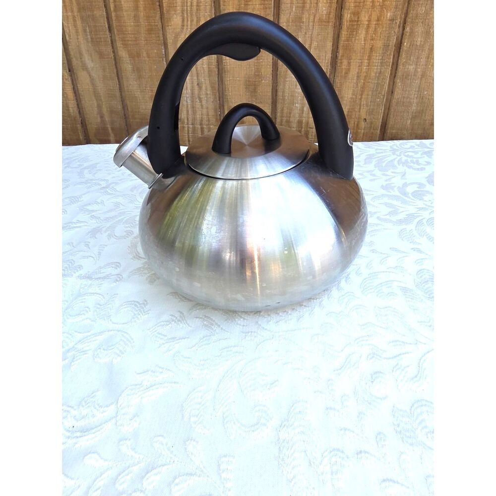 Calphalon stainless tea kettle whistling tea kettle 2Qt 4402